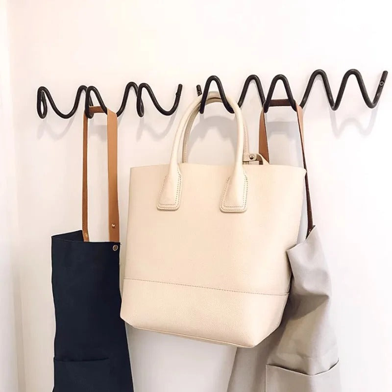 Wall-mounted coat rack – Black cast iron, wavy design for the entryway, bedroom, or bathroom